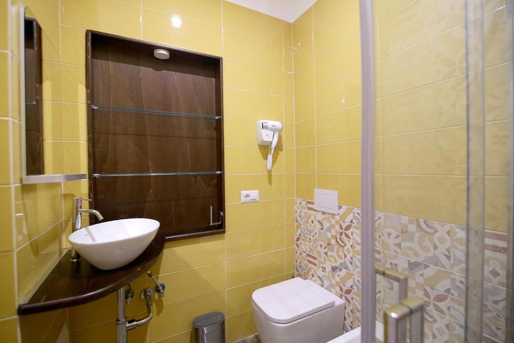 Antica Residenza Fusco Hotel Наполи Екстериор снимка