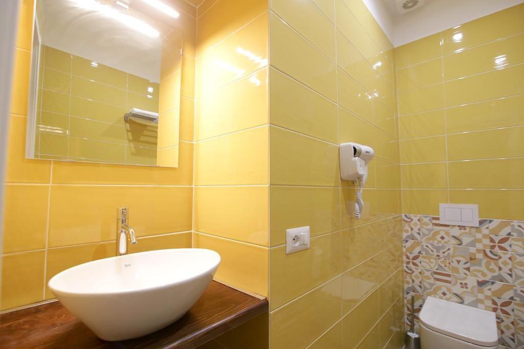 Antica Residenza Fusco Hotel Наполи Екстериор снимка