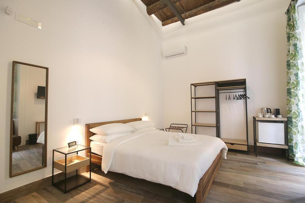 Antica Residenza Fusco Hotel Наполи Екстериор снимка